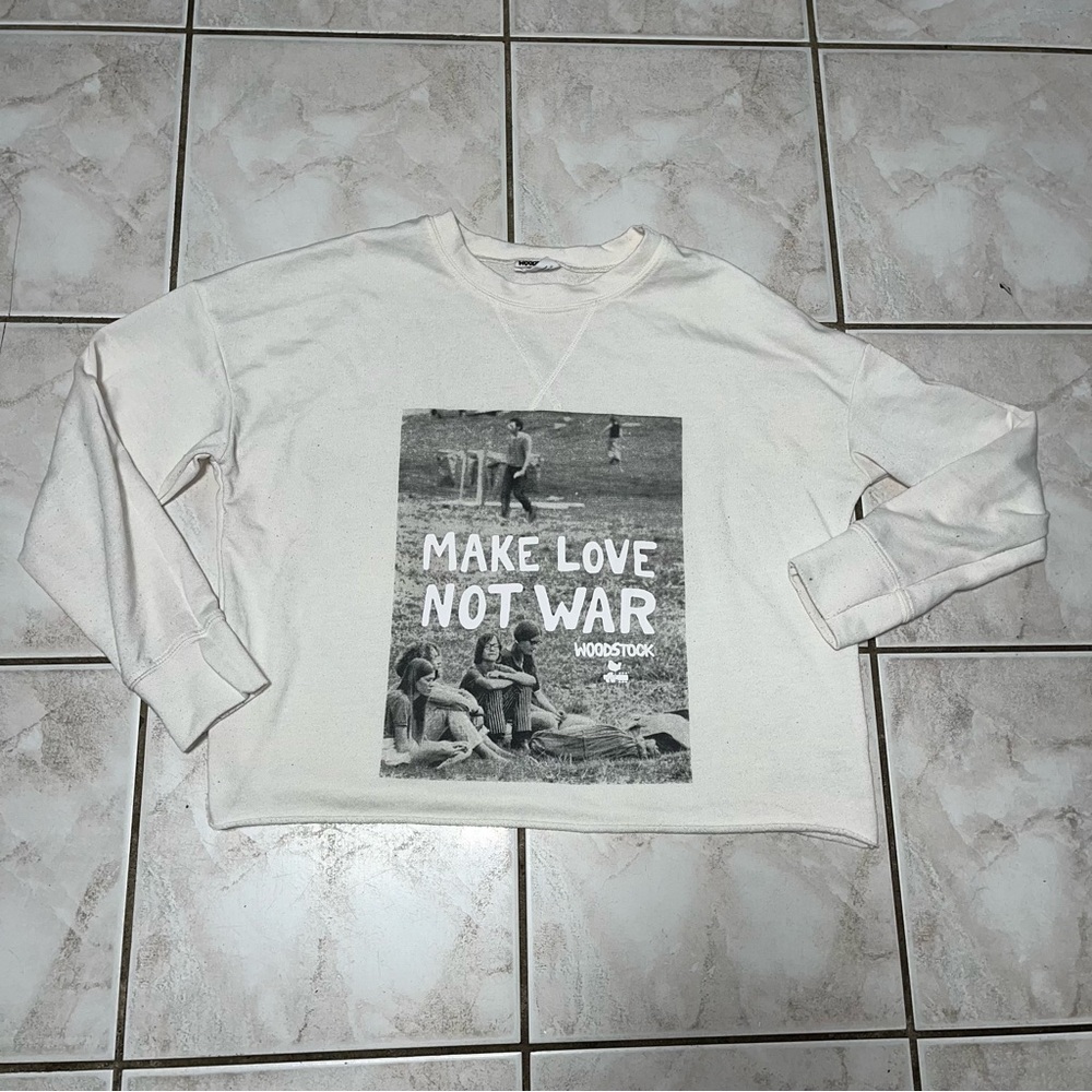 Grayson Threads Woodstock Make Love Not War Graphic Cropped Sweater Womens Large
